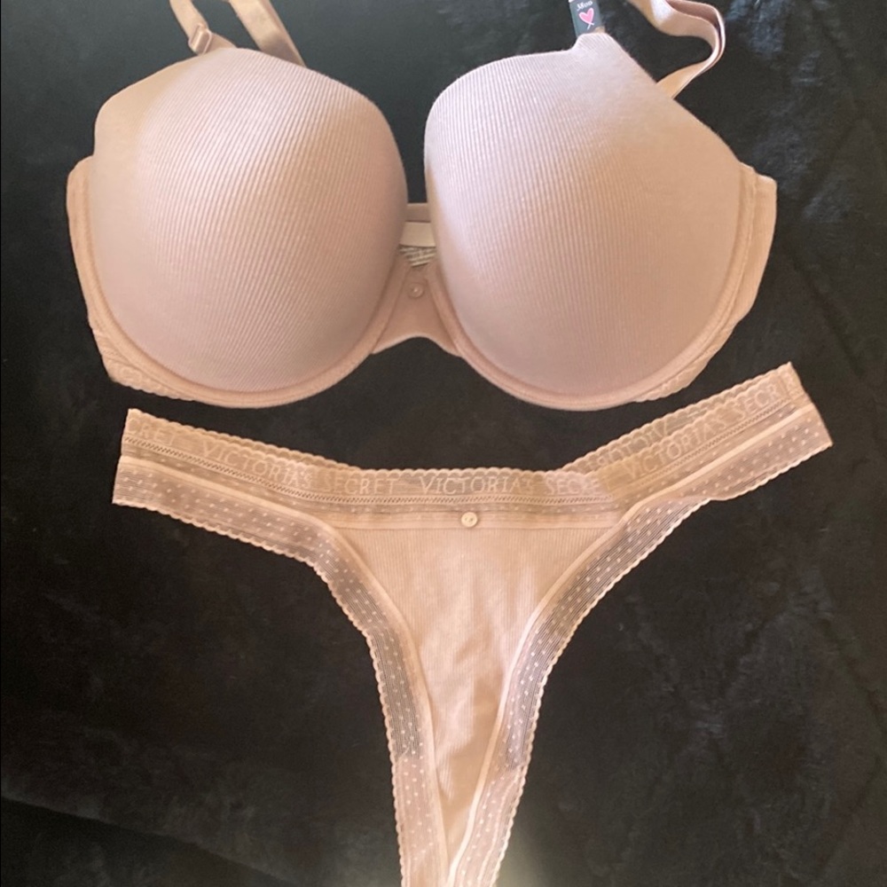 Victoria's Secret Pink T-Shirt Bra and cotton thong